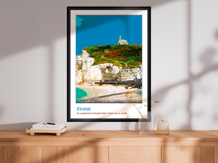 Affiche Etretat - En surplomb la Chapelle Notre-Dame-de-la-Garde – Image 2
